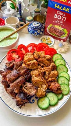 Picture of Deal 2 : 8 Chicken Kabab, 5 Pcs Malai Boti, 4 Pcs Tikka Boti, Drink 1 Liter, 3 Naan, Raita + Chatni